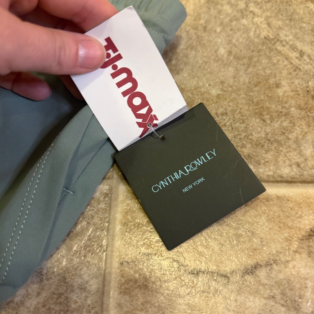 Cynthia Rowley Sage Green Activewear Shorts Drawstring Elastic Women Medium NWT - Picture 3 of 16